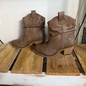 Women's Brown Leather Western Heeled Boots Size 7